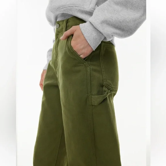 Aritzia Green Straight Leg Pants - Picture 4 of 12